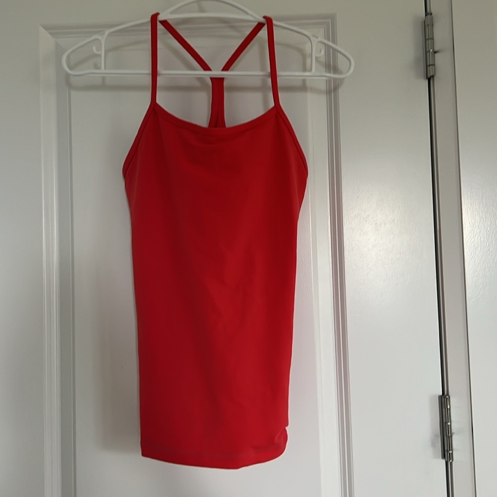 Red top - Picture 2 of 7